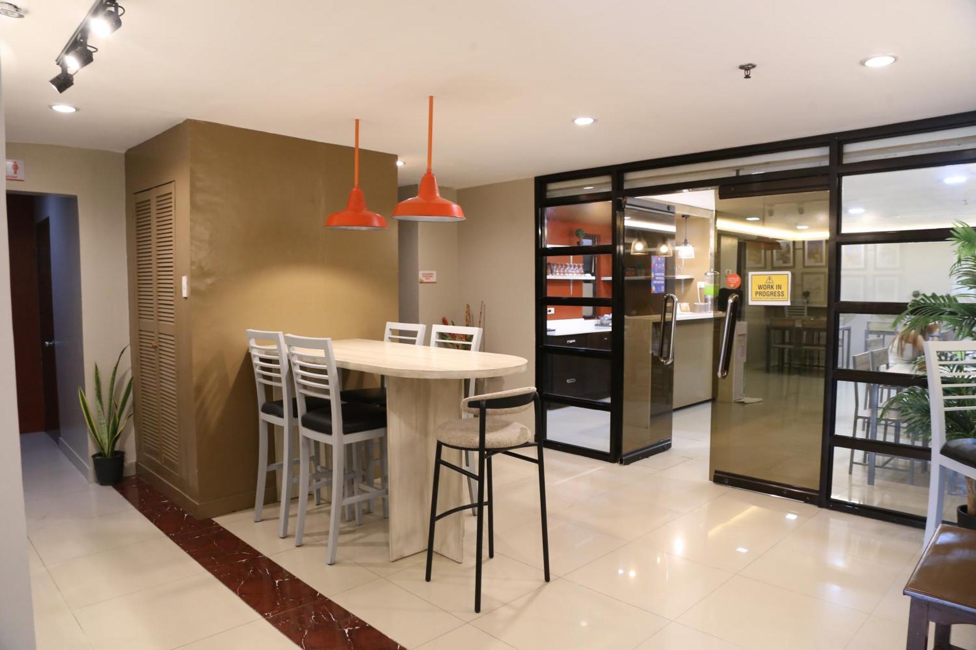 Travelbee Business Inn Cebu Екстериор снимка