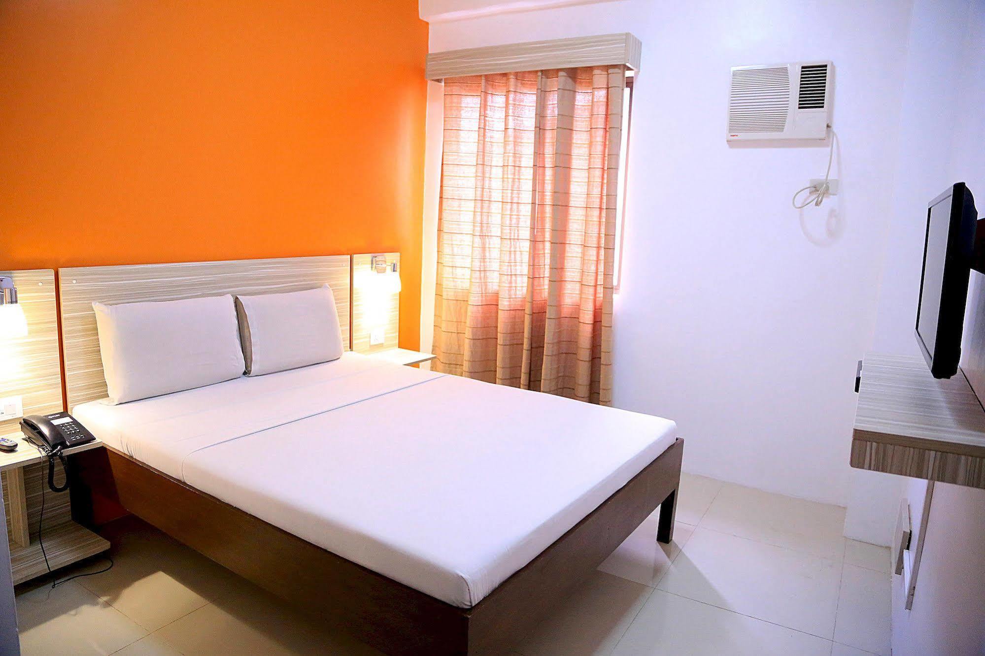 Travelbee Business Inn Cebu Екстериор снимка